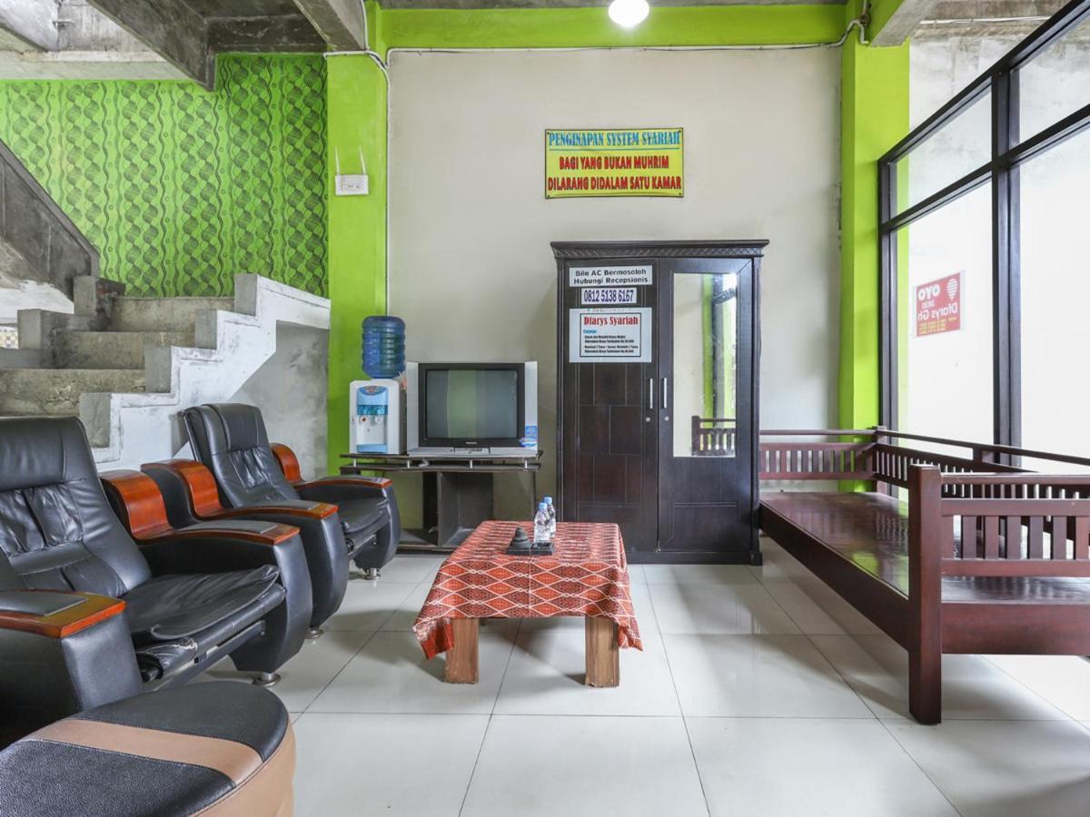 מלון באליקפאפאן Oyo 3830 Dfarys Gh Syariah מראה חיצוני תמונה